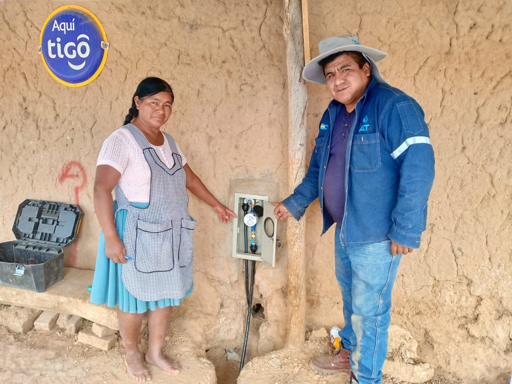 Bolivia con Agua inaugura un sistema de agua en Ayoma, Cliza