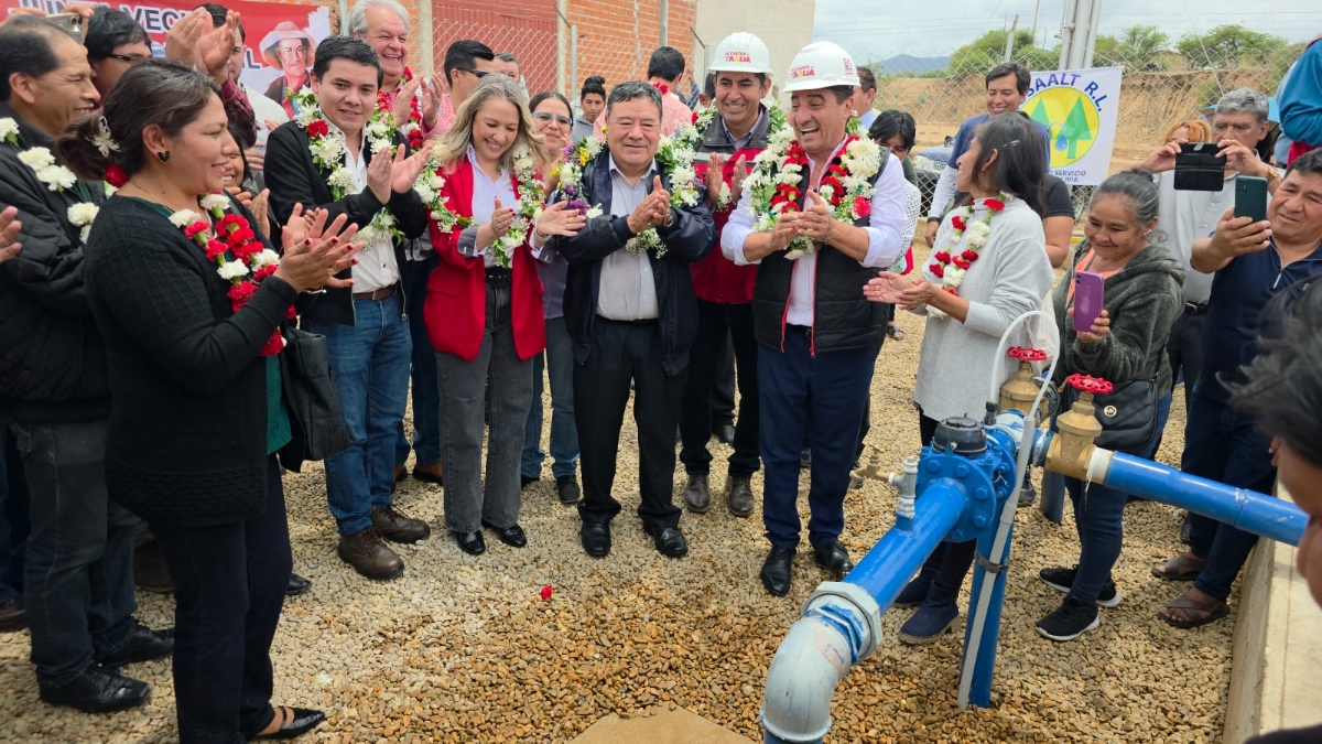 Dos barrios del noroeste de Tarija acceden a agua segura
