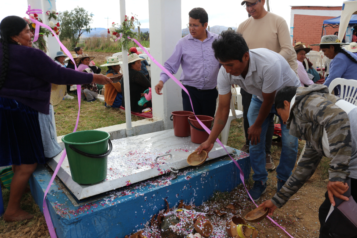 Cliza inaugura nuevo sistema de agua potable que beneficiará a más de 300 familias de cuatro comunidades rurales
