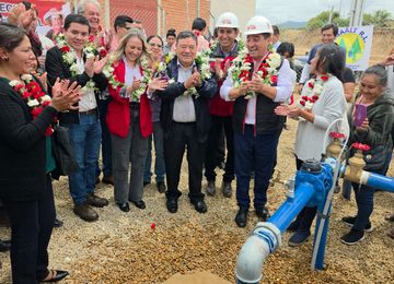 Dos barrios del noroeste de Tarija acceden a agua segura